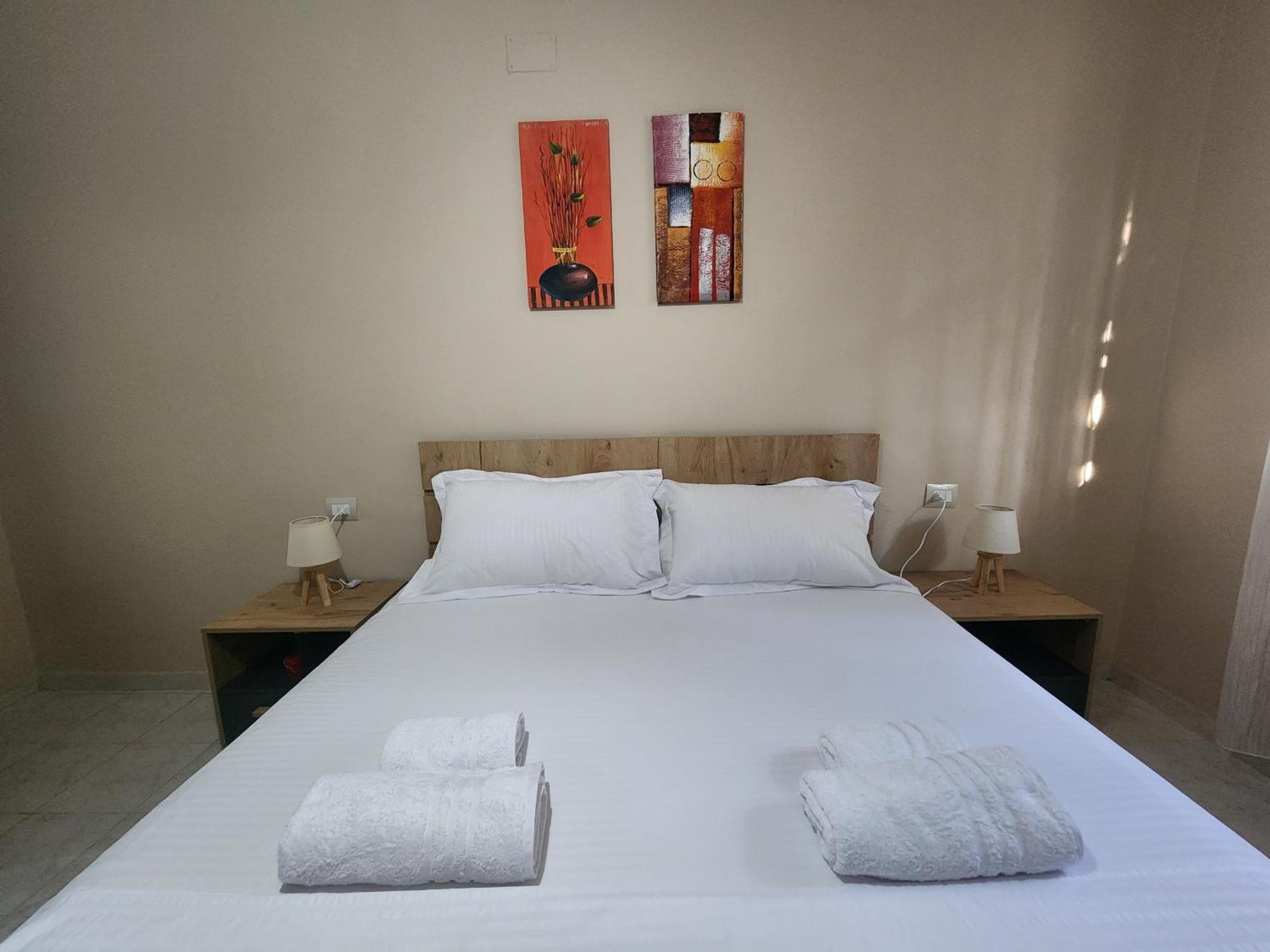 Eden Guesthouse ดูร์เรส ภายนอก รูปภาพ