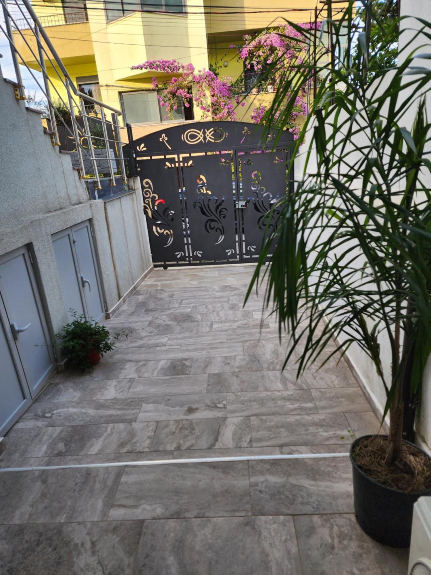 Eden Guesthouse ดูร์เรส ภายนอก รูปภาพ